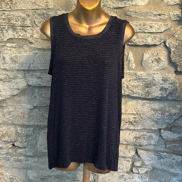 Dark blue striped activewear top - Picture 1 of 7